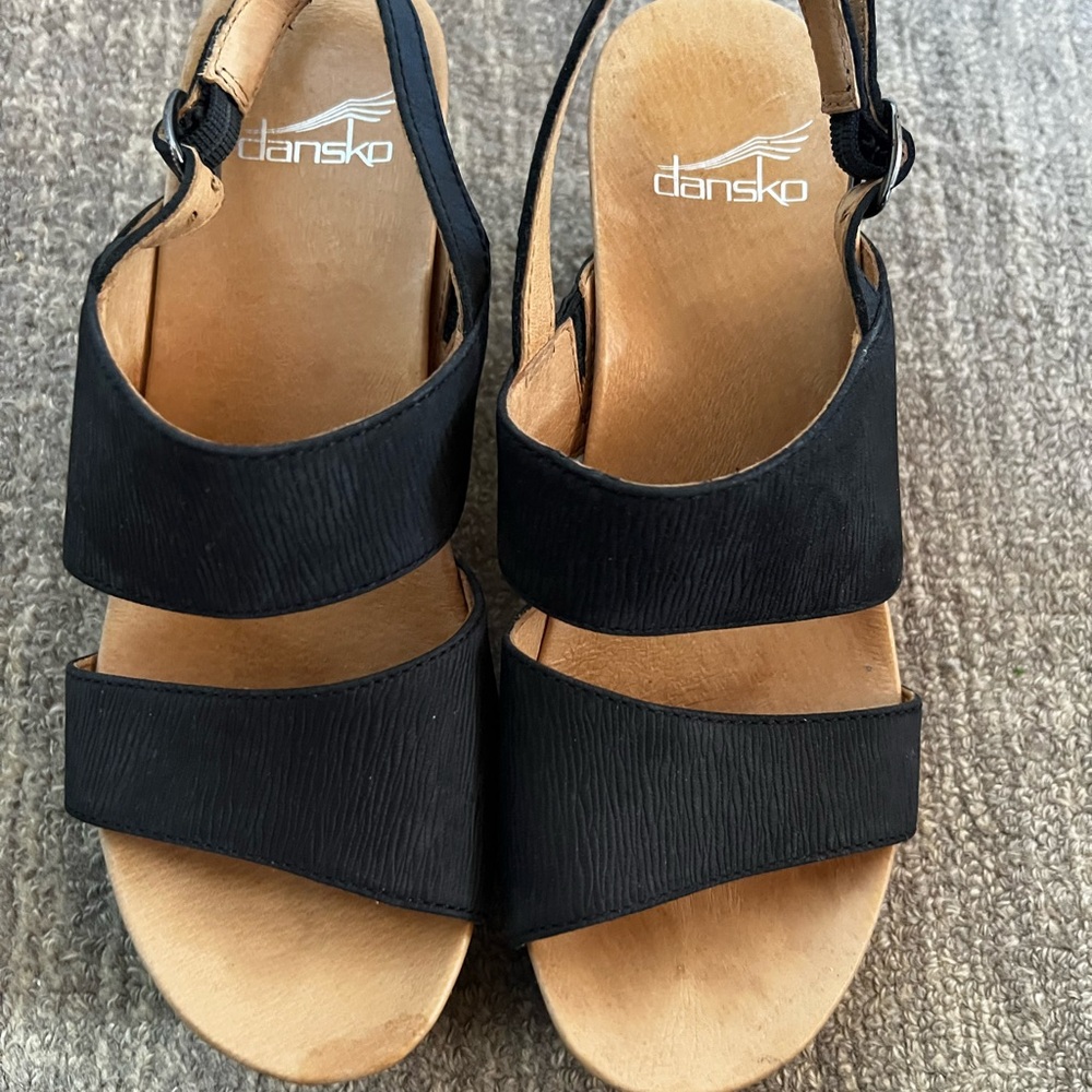 Dansko Tamia Black Nubuck Leather Adjustable Sandal With Cutout Wood Heel Sz 36 - Picture 2 of 6